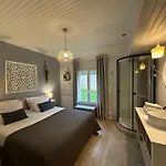 Gold - Logis Des Hirondelles Classe 4 Etoiles Дом отдыха *