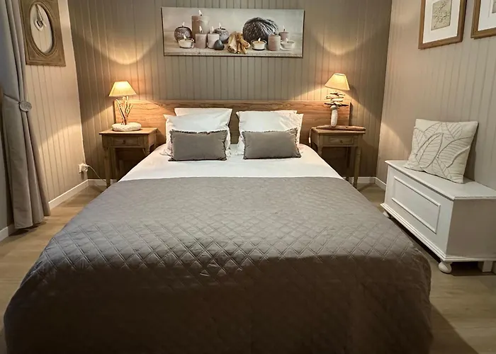 Logis Des Hirondelles - Gold - Maison Plain Pied Classée 4 étoiles *