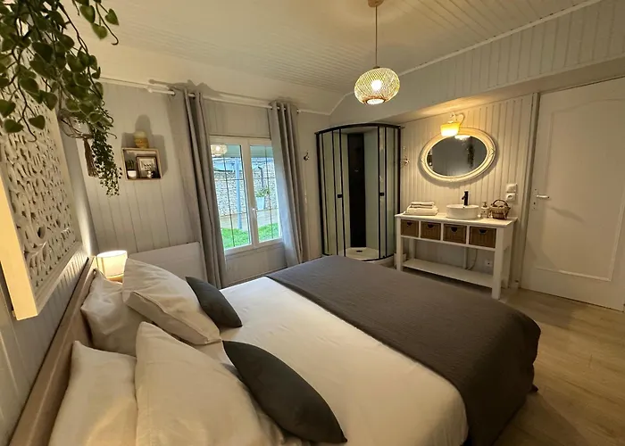 Gold - Logis Des Hirondelles Classe 4 Etoiles * Ver-sur-Mer