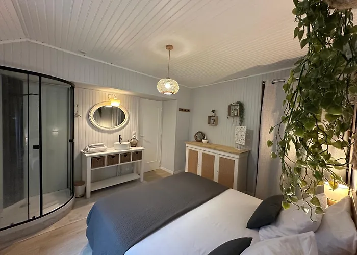 Semesterbostad Gold - Logis Des Hirondelles Classe 4 Etoiles *